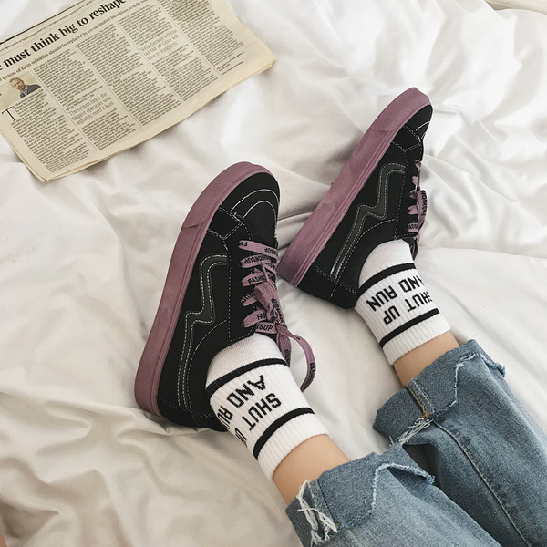 Modern női tornacipő vastag talppal, két színben