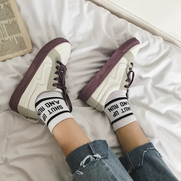 Modern női tornacipő vastag talppal, két színben