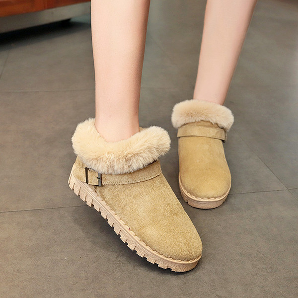 Női alkalmi csizma pehelyvel, három színben