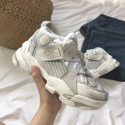 Alkalmi női tornacipő dombornyomott talppal, négy színben