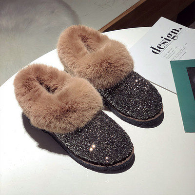 Хит модерни дамски боти с пух в два цвята