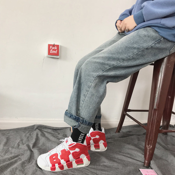 Adidași casual de damă în alb cu inscripție