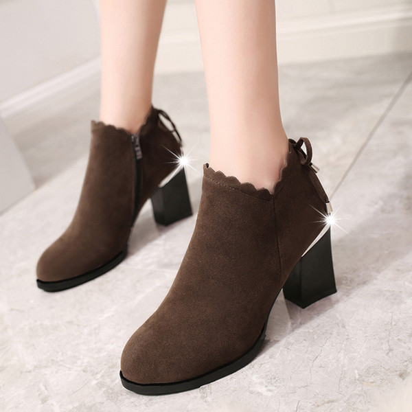 Stílusos női csizma vastag sarkú, két színben