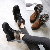 Τρέχουσες κυρίες μπότες με χοντρά πέλματα σε δύο χρώματα