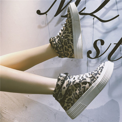 Modern női tornacipő puha béléssel és ragasztóval