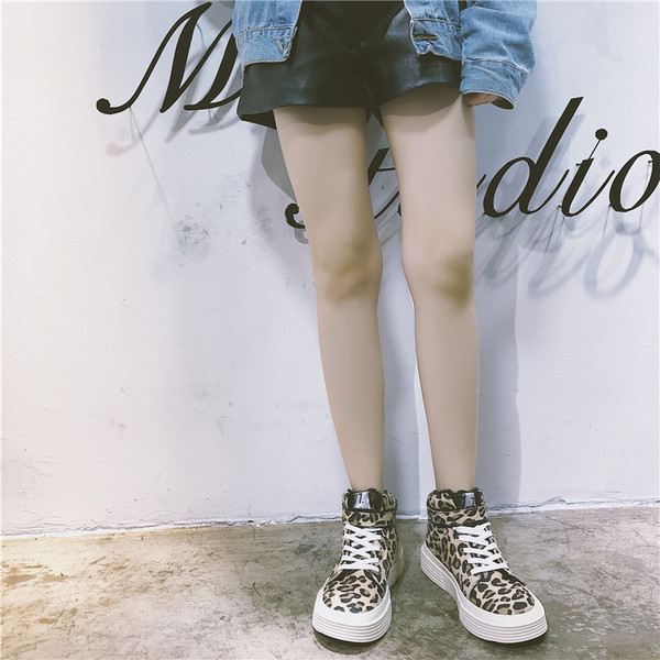 Modern női tornacipő puha béléssel és ragasztóval