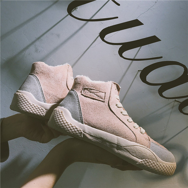 Modern téli tornacipő öko velúrból, két színben