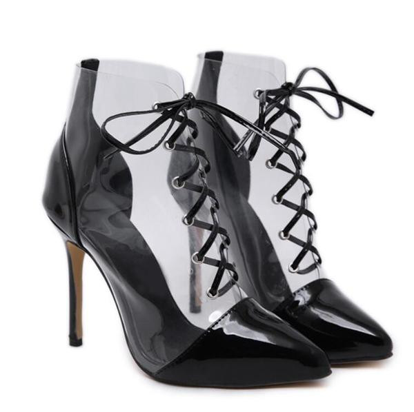 Elegáns női csizma fűzővel és vékony 10 cm-es sarokkal fekete-fehér színben