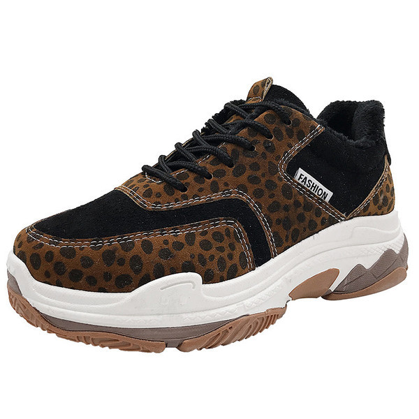 Aktuális női tornacipő állatmintával