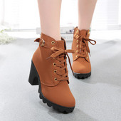 Fűzős, durva talpú női csizma négy színben