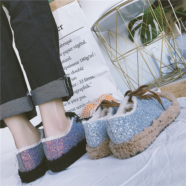 Aktuális női pehely tornacipő puha béléssel, két színben