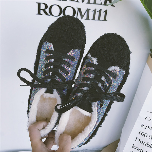 Aktuális női pehely tornacipő puha béléssel, két színben