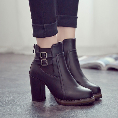 Γυναικείες δερμάτινες μπότες με παχύ μαύρο και καφέ χρώμα