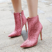 Öko bőrből készült új női csizma vékony 10,5 cm-es sarokkal, két színben