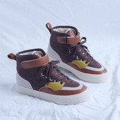 Új női tornacipő őszre és télre két színben