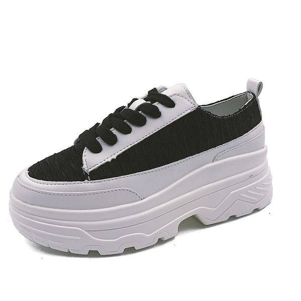 Tenisi de dama actuali cu talpa inalta in trei culori