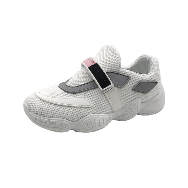 Alkalmi női tornacipő három színben matricákkal