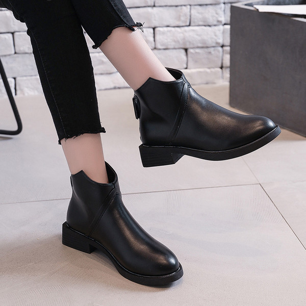 Öko bőrből készült női csizma fekete színű cipzárral