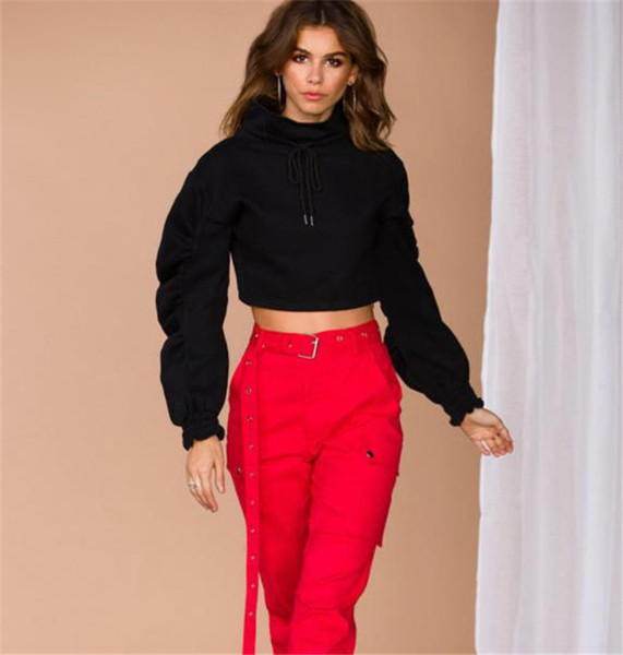 Modern női blúz rövid modell fekete ujjú gumival