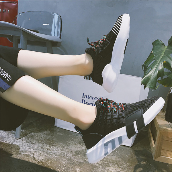 Modern, légáteresztő női tornacipő három színben