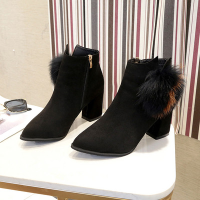 Elegáns női pehelycsizma fekete színben - két modell