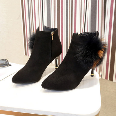 Elegáns női pehelycsizma fekete színben - két modell