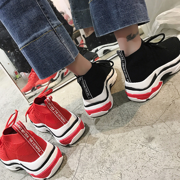 Női alkalmi, légáteresztő tornacipő fekete és piros színben