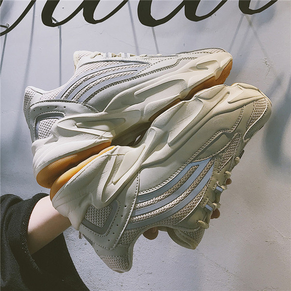 Αθλητικά γυναικεία αθλητικά παπούτσια με παχιά σόλα σε δύο χρώματα