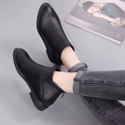 Női csizma sima modell fekete és barna színben