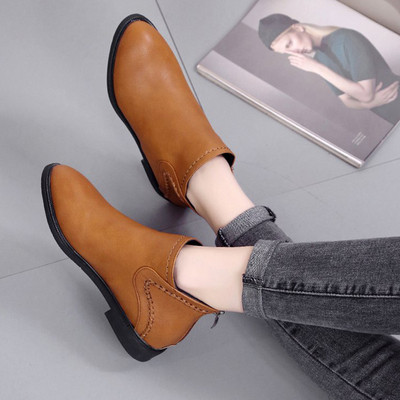 Női csizma sima modell fekete és barna színben