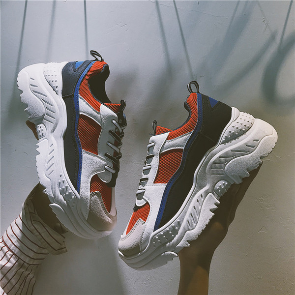 Stílusos női tornacipő vastag talppal, két színben