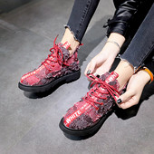 Γυναικείες μπότες με επιγραφή δύο χρωμάτων