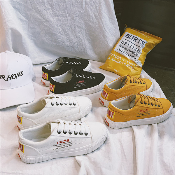 Alkalmi női tornacipő három színben felirattal