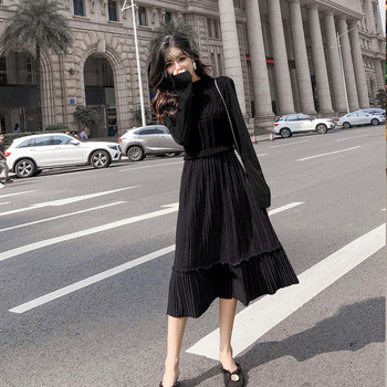 Hosszú, modern női ruha fekete és rózsaszín színben