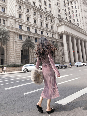 Hosszú, modern női ruha fekete és rózsaszín színben