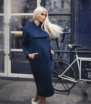 Sport-alkalmi női ruha nagy zsebbel és kapucnival három színben