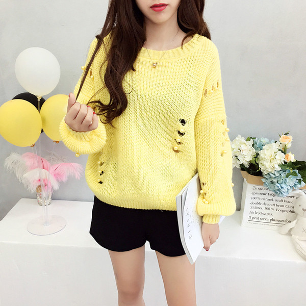 Pulover de dama modern cu decor de perle si motive rupte in patru culori