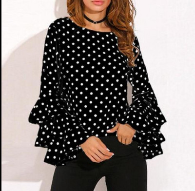 Bluza de dama cu maneca lotus cu puncte in alb si negru