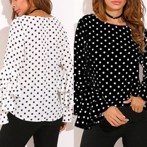 Női blúz lótusz ujjal, fehér és fekete pöttyökkel