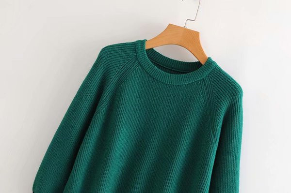 Elegáns női pulóver O-alakú gallérral, két színben