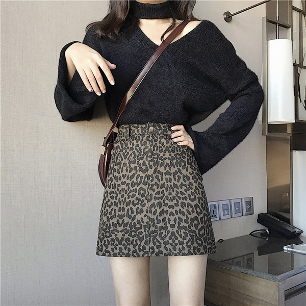 Modern női szoknya magas derékkal