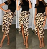 Fusta de dama eleganta cu talie inalta si crapata cu imprimeu leopard