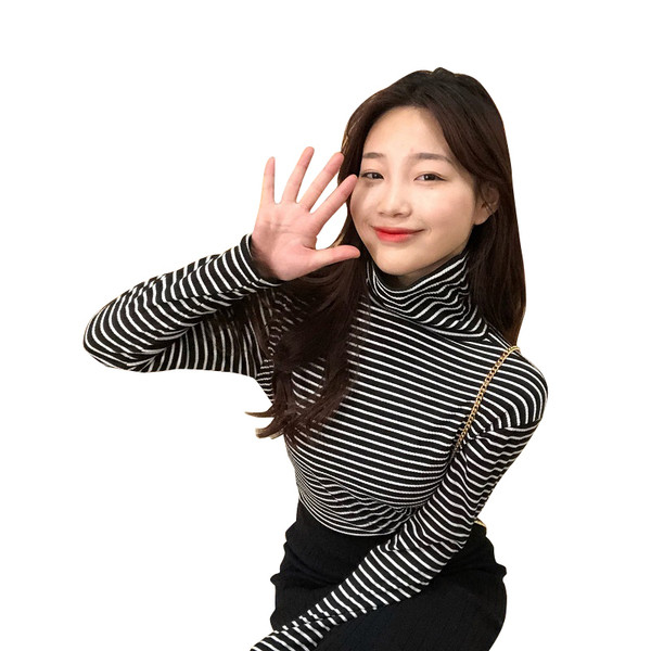 Női alkalmi csíkos pulóver fekete-fehér színben