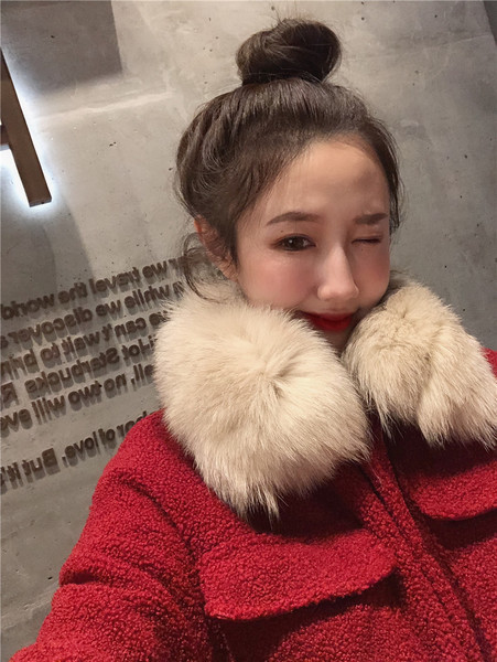 Puha női kabát gallérral, piros színben