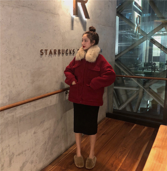 Puha női kabát gallérral, piros színben