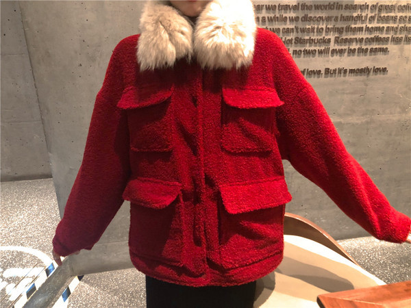 Puha női kabát gallérral, piros színben