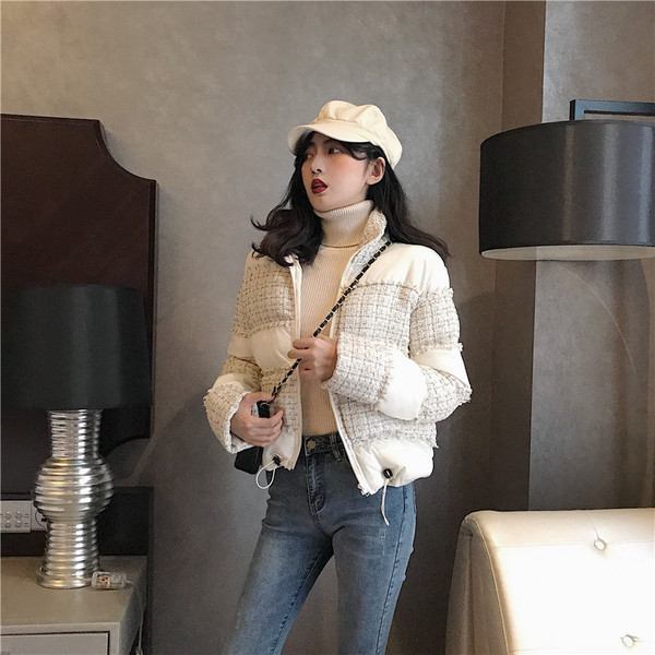 Modern női kabát O-alakú gallérral, fekete-fehér színben