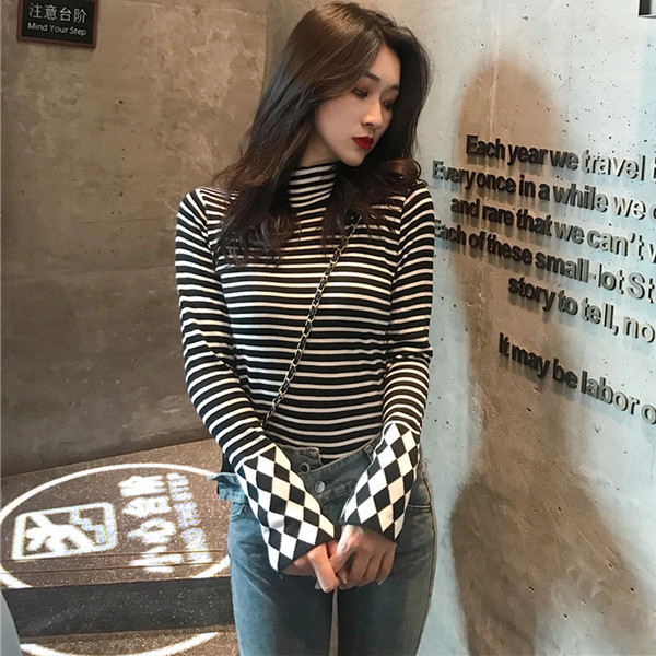 Γυναικείες ριγέ μπλούζες