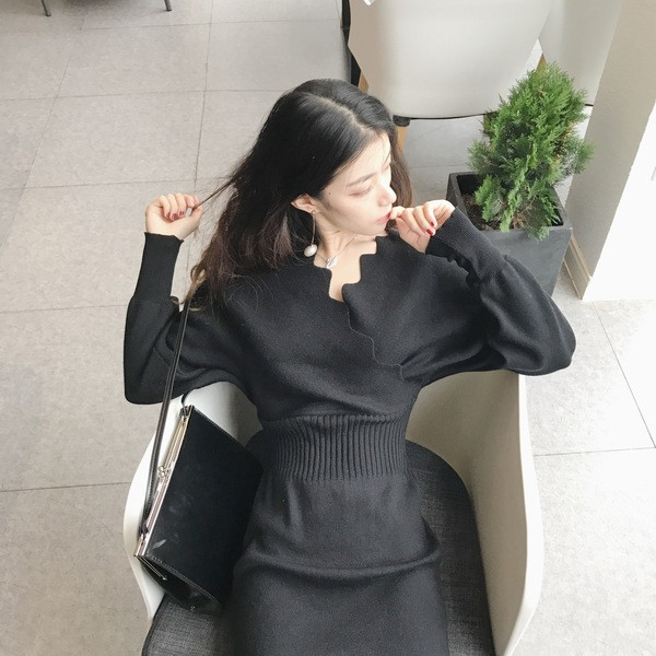 Γυναικείο χειμερινό φόρεμα με ντεκολτέ σε σχήμα V σε δύο χρώματα