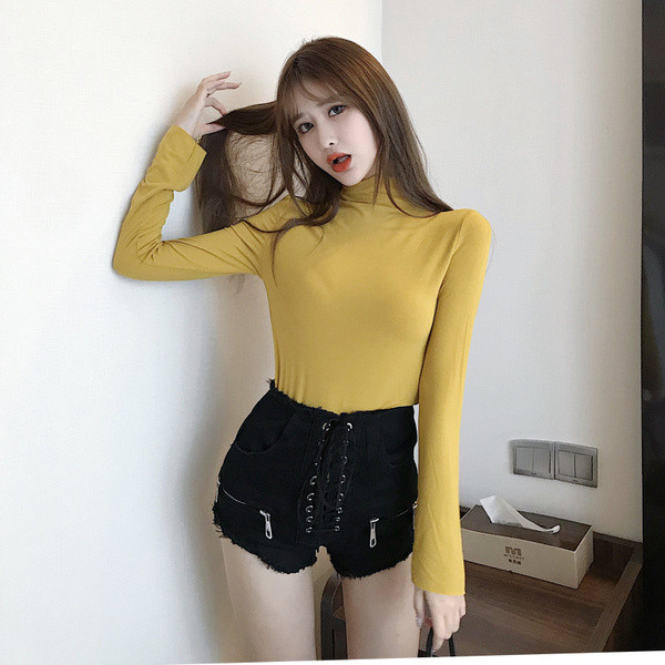 Stílusos női blúz magas gallérral, több színben